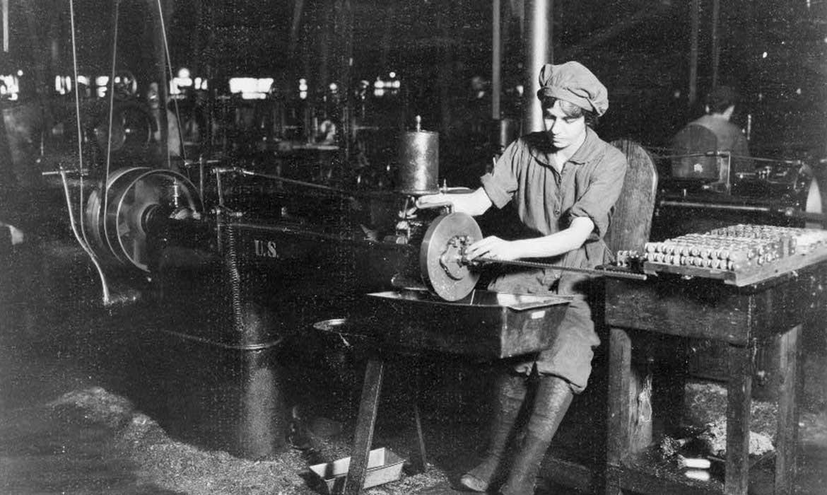 Radnica u tvornici oružja Eddystone Rifle Plant