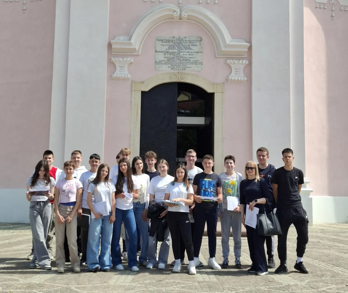 Primjena sličnosti na terenu: Izračun visine tornja katedrale sv. Terezije Avilske