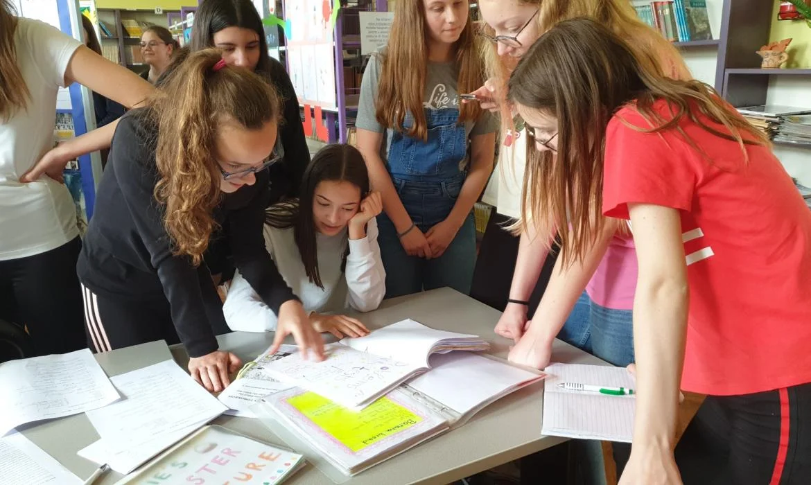 Kurikulumi Creative Writing-Kreatives Schreiben i Reading for fun – Lesen macht Spass zaključeni interaktivnom multimedijalnom izložbom učeničkih radova