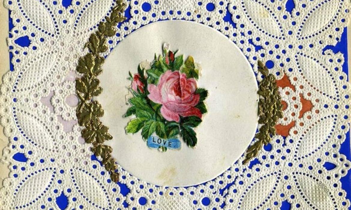 Čestitka za Valentinovo iz 19. stoljeća. Dizajn potpisuje Esther A. Howland, koja je svoj nadimak „A Mother of the Valentine“ zaslužila jer je prva u Americi počela s masovnom proizvodnjom valentinovskoh čestitki, koje je ukrašavala pravom čipkom, vrpcama i prizorima u boji.