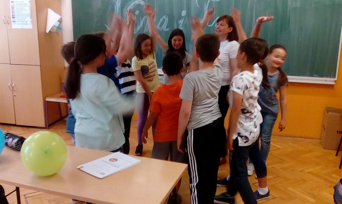 Dobra atmosfera nakon kviza u razredu učiteljice Miroslave Vekić, Osnovna škola Zrinski u Nuštru, Slavonija