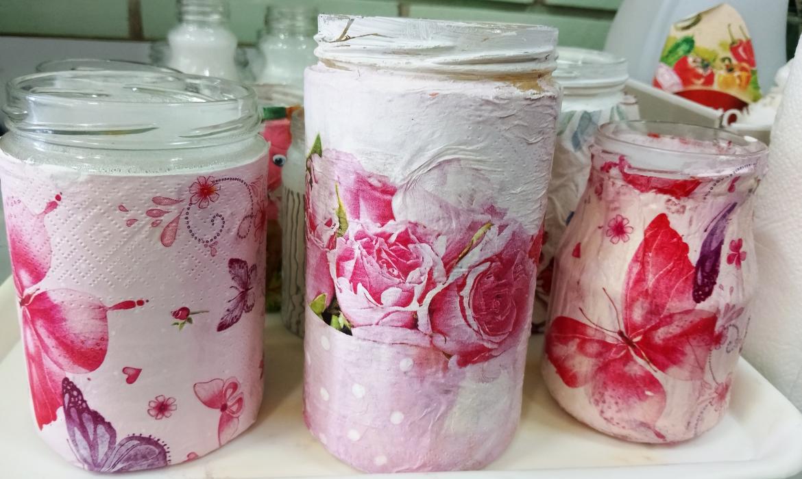 Slika 5. Sapun u staklenkama