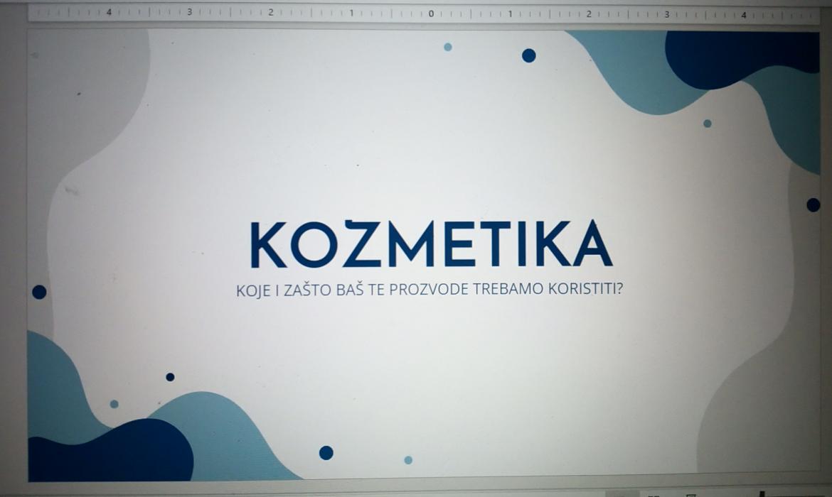 Slika 5. PPT prezentacija učenika o kozmetičkim proizvodima i njihovom sastavu.