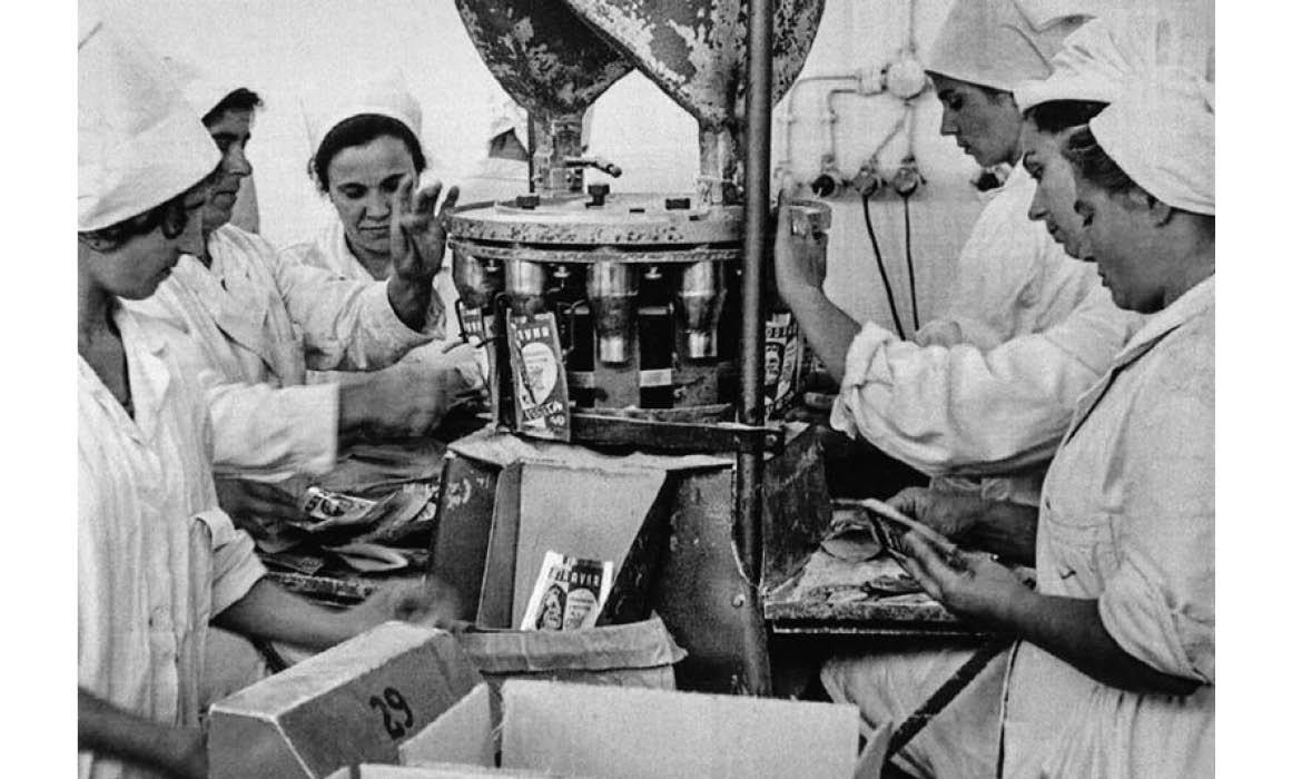 Fotografija nastala 1966. godine, u vlasništvu je Muzeja prehrane, Podravka
